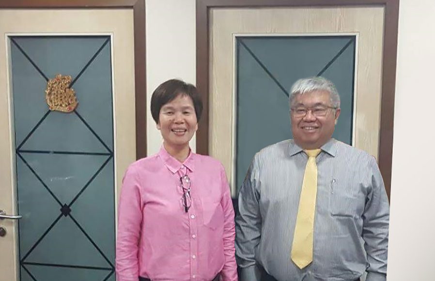 Pictured are Gan Siew Liat, KNM Group Bhd Executive Director (Left) and Lee Swee Eng Director and Chief Executive Officer (right)