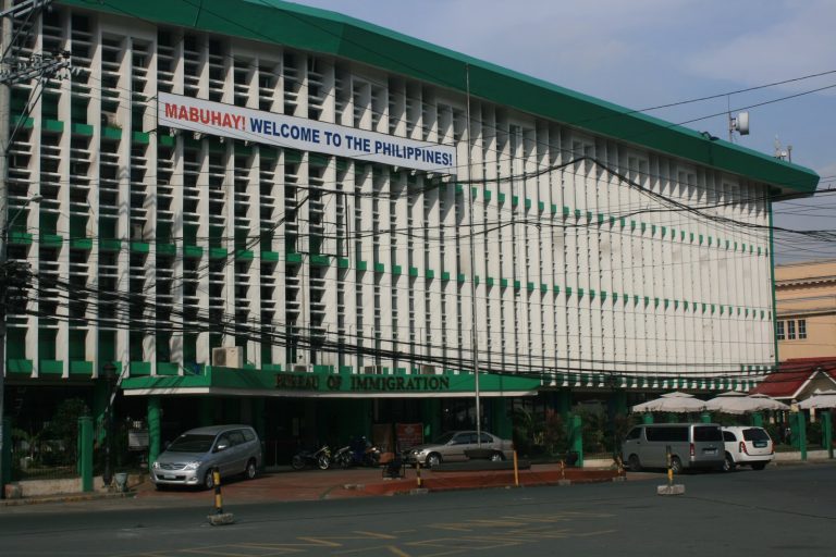 Philippines deports 9 Japanese fraud suspects