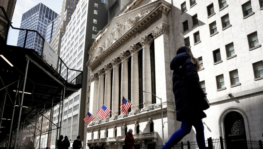 GLOBAL MARKETS-Worries over economic recovery shake world stocks, US$ pares gains