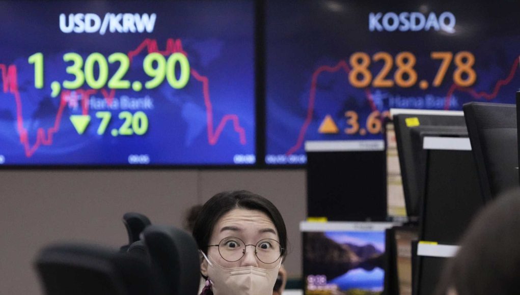 Asian stock markets mixed ahead of latest US jobs reading