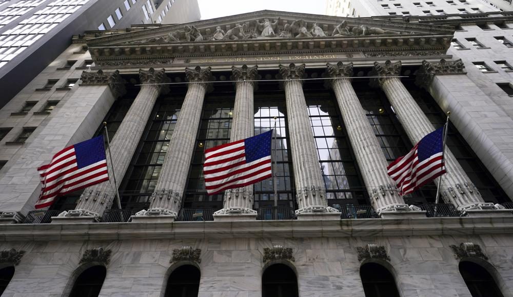 Asian shares rise ahead of Fed decision on rate hike.