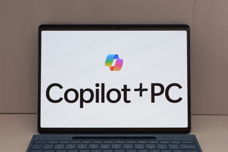 Microsoft Unveils Copilot+ PCs with AI Accelerators