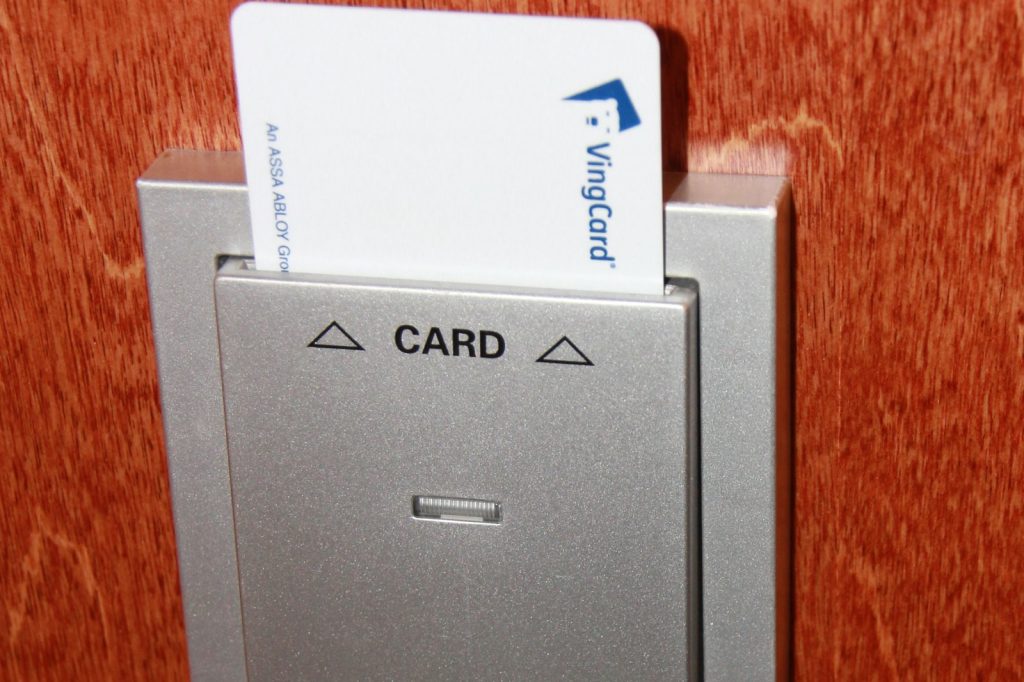 Hotel staff access systems fail after misuse, security experts warn