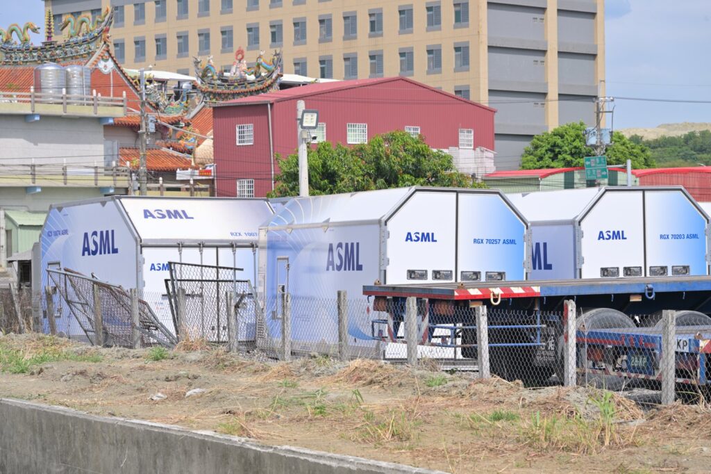 ASML\u2019s 150M EUV machines bottleneck global chip race