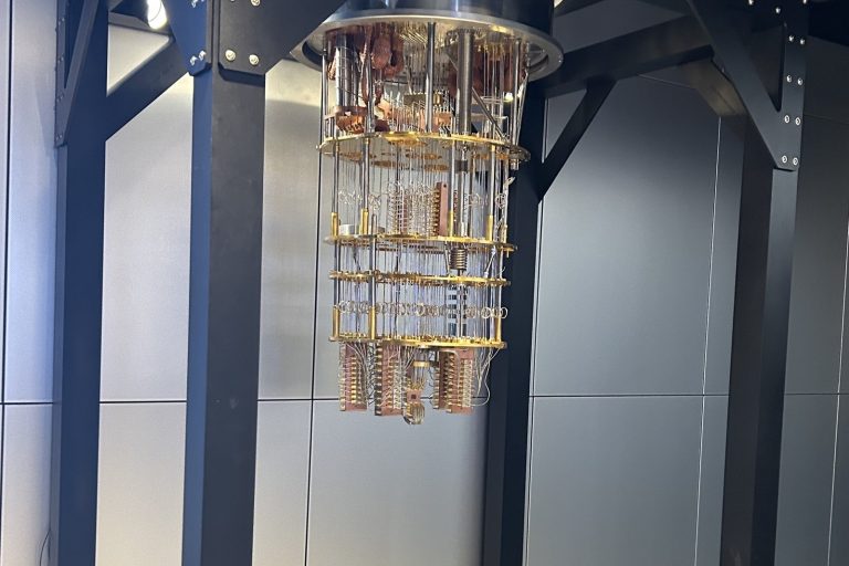 Google, IBM, and others race to dominate quantum computing