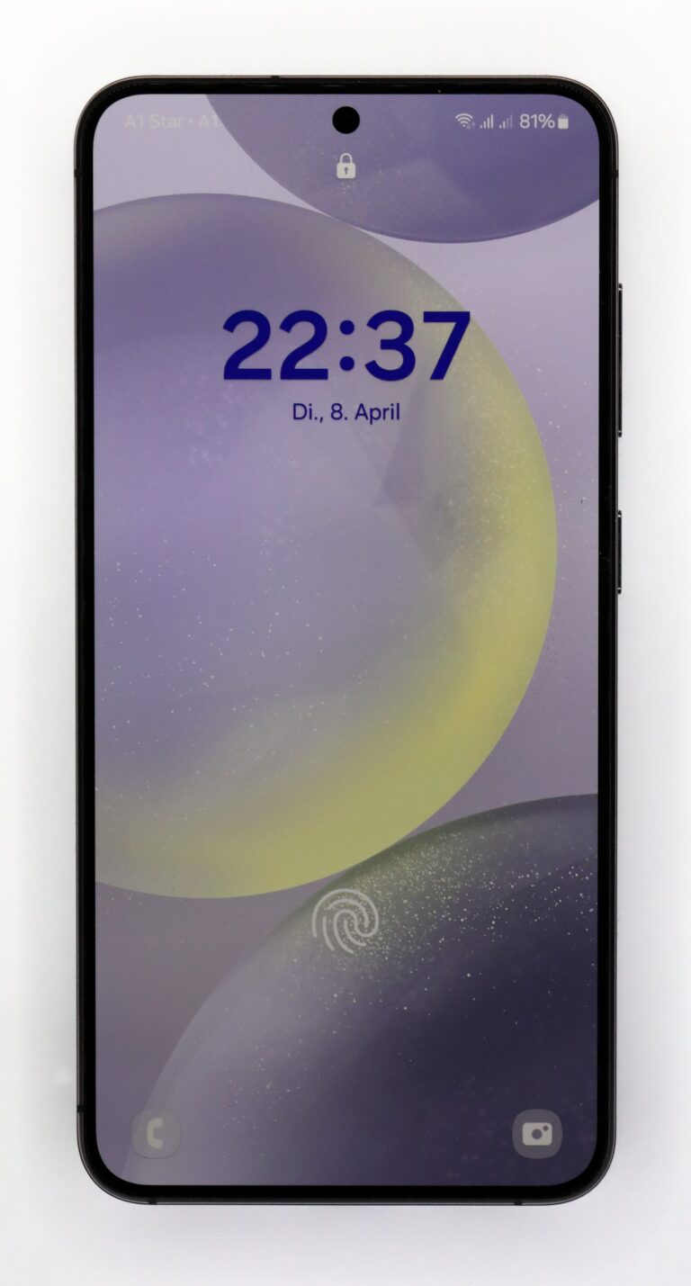 Samsung Unveils Galaxy S24 with Live Translation AI