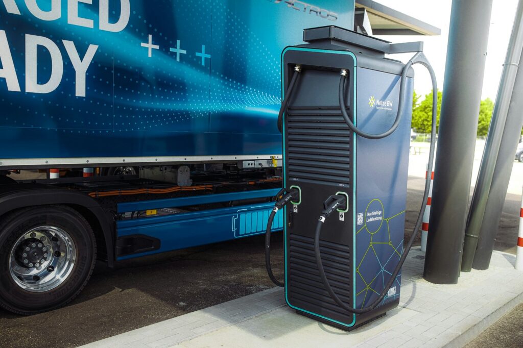 Inside the Tesla Megacharger: High-Voltage Architecture and Megawatt Power Delivery