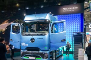 Overcoming the Battery and Infrastructure Hurdles Facing Long-Haul Electric Trucking