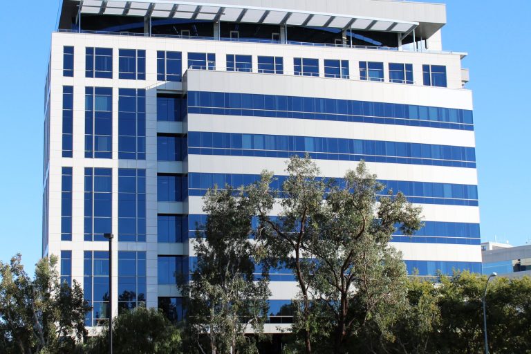 Qualcomm’s Shift to Software/IP Puts 5G Dominance at Risk as Hardware Revenue Slumps