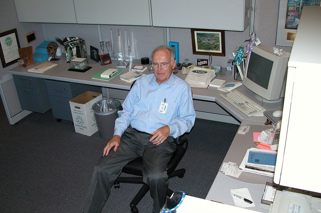 From 2,300 Transistors to Billions: How Moores Law Shaped Computing and Faces Physical Limits